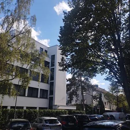 Quet Room In Flat,2 Station To Messe, Free Parking,Supermarket Near
